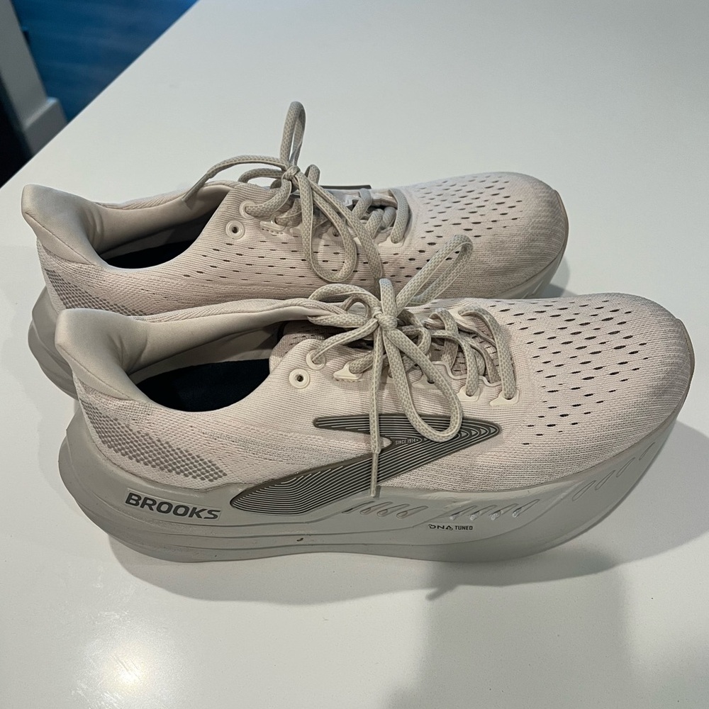 Brooks Glycerin Max sneakers size 10.5